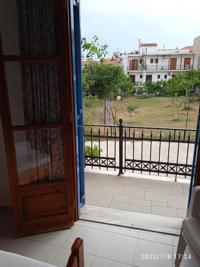 Syraina Apartments Skiathos Town Exterior photo