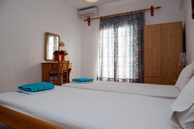Syraina Apartments Skiathos Town Exterior photo