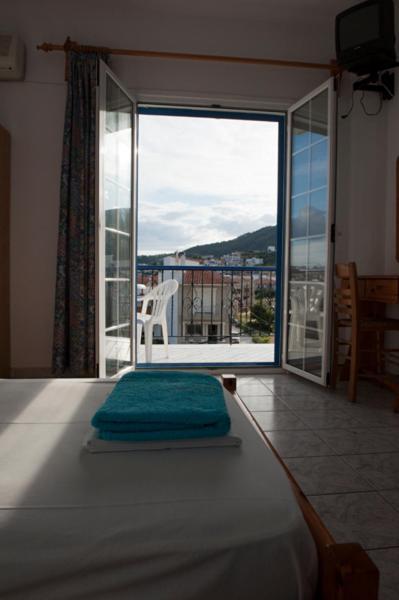 Syraina Apartments Skiathos Town Exterior photo