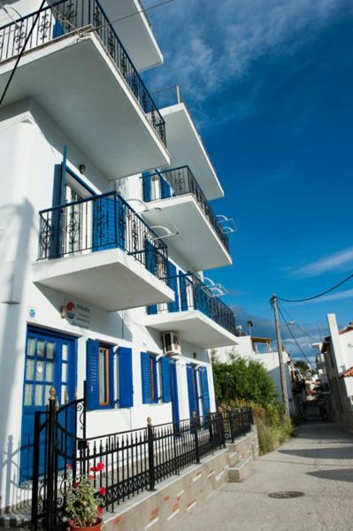 Syraina Apartments Skiathos Town Exterior photo