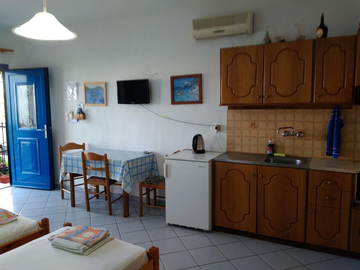 Syraina Apartments Skiathos Town Exterior photo